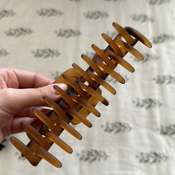 Kitsch Jumbo Claw Clips - Picture 5 of 5